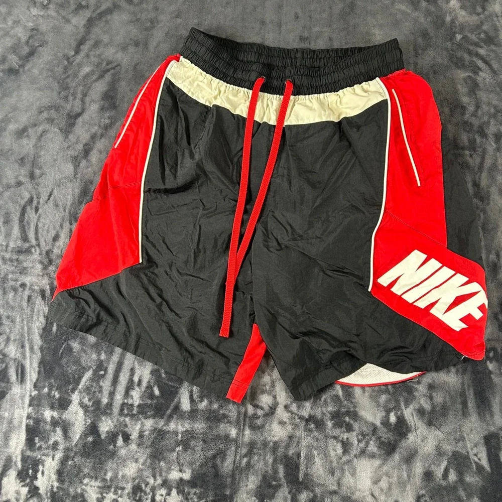 Nike Nylon Colorblock Shorts Mens XL Black Red Big Logo Mesh Lined Athletic